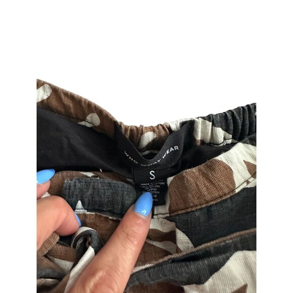 WHO WHAT WEAR Brown Black High Waist Leaf Print Shorts Size Small - Picture 3 of 6